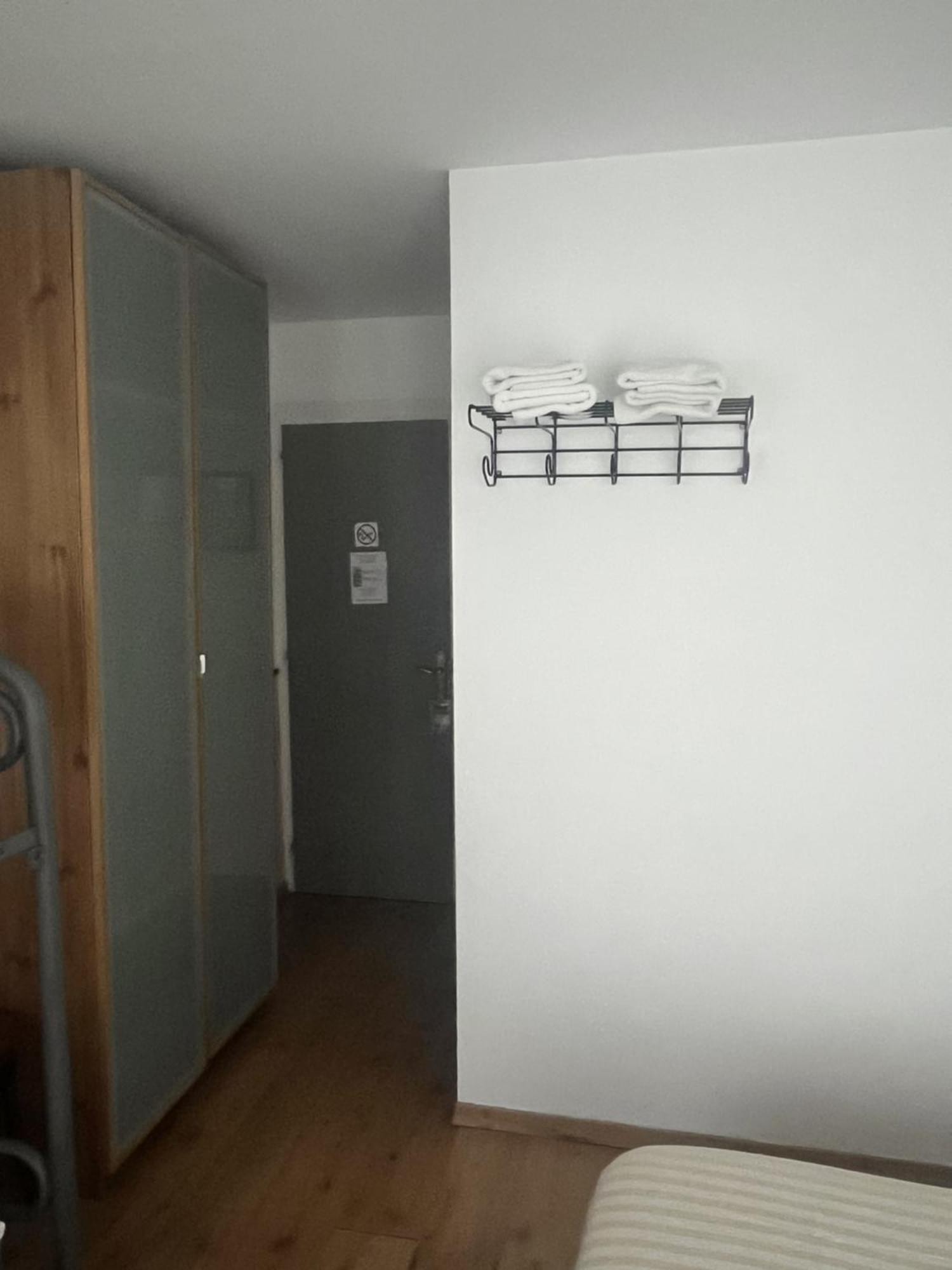 Hostal La Lluna Аренис де Мар Екстериор снимка