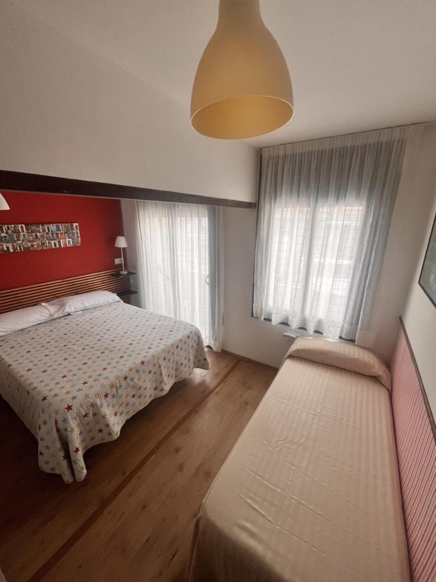 Hostal La Lluna Аренис де Мар Екстериор снимка