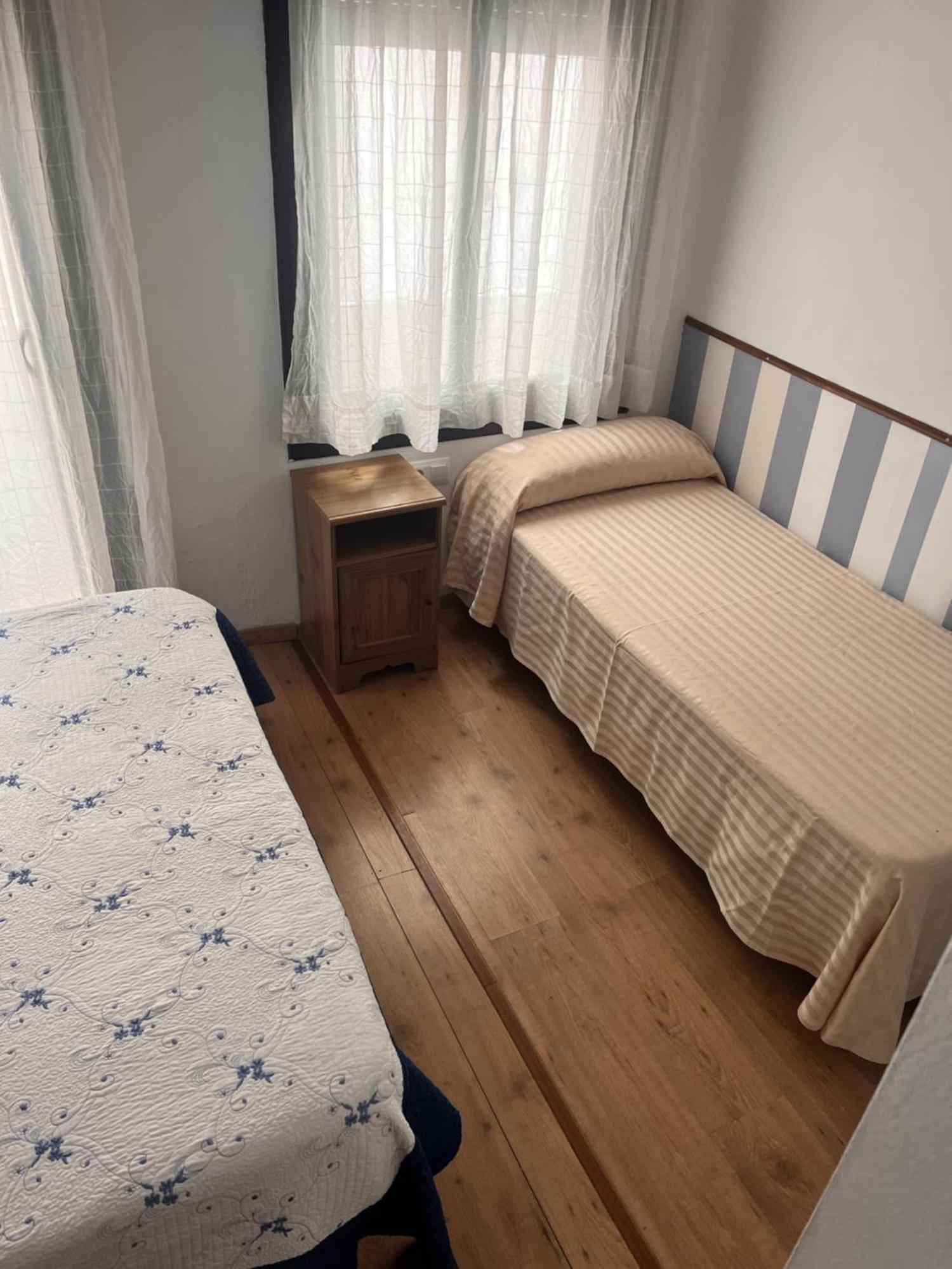 Hostal La Lluna Аренис де Мар Екстериор снимка