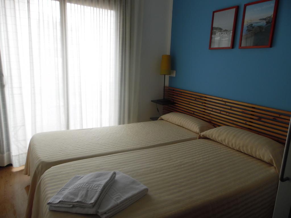 Hostal La Lluna Аренис де Мар Екстериор снимка